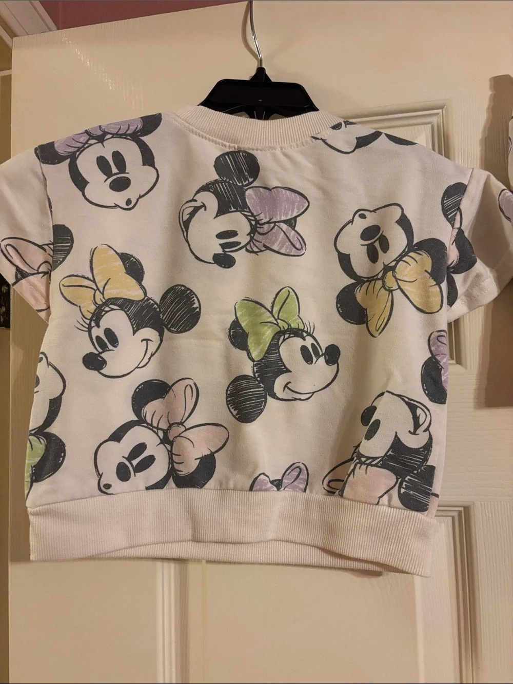 Cream Minnie Mouse Print Sweatshirt & Shorts Set - Pastel Bows